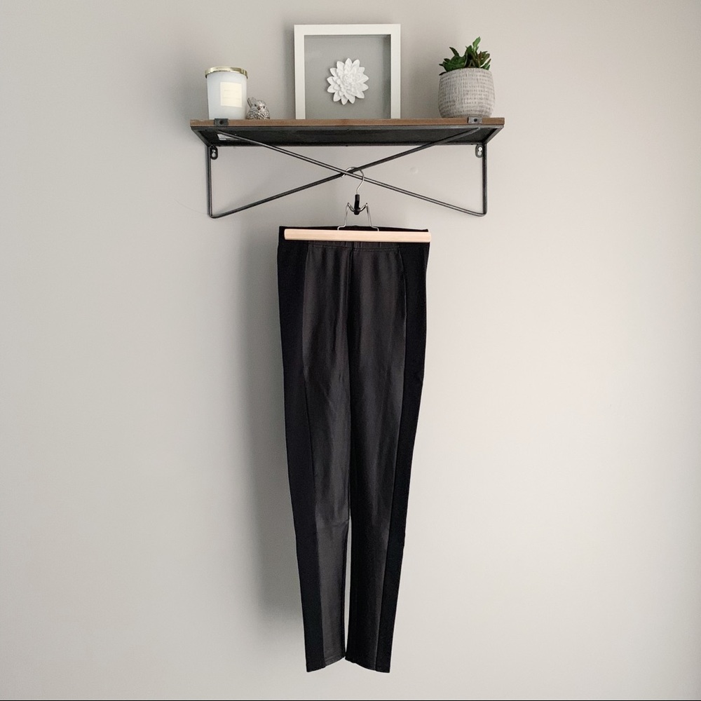 ❀ 2/$25 ❀ Hollister Faux Leather Contrast Leggings